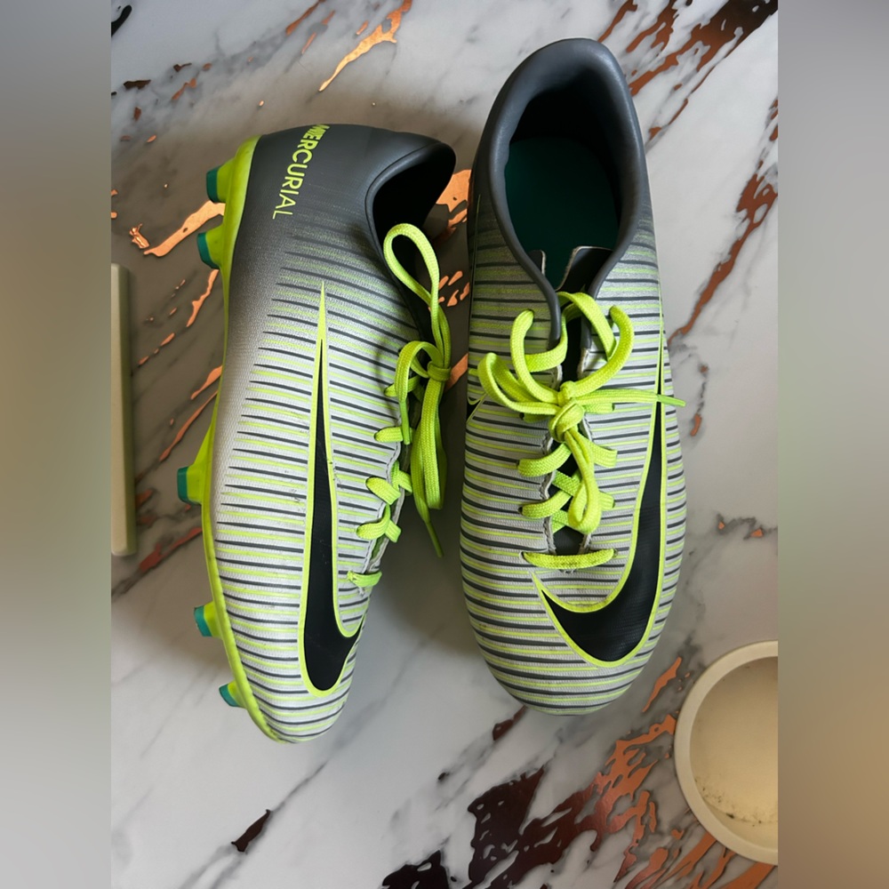 Kids soccer cleats